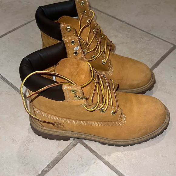 Beige Timberland Boots - Picture 3 of 3